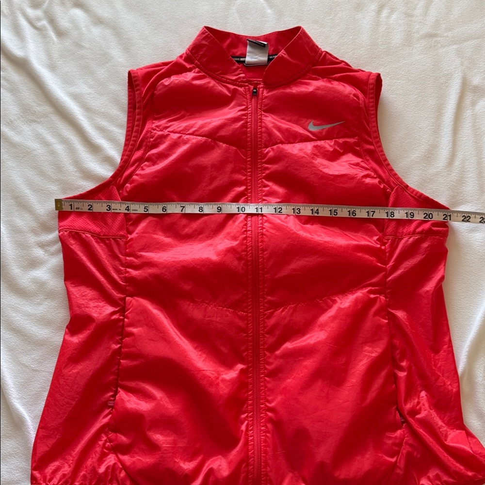 Nike Running Vest Women XL Red Polyfill Lightweight Jacket Full Zip 689256 - Picture 8 of 11